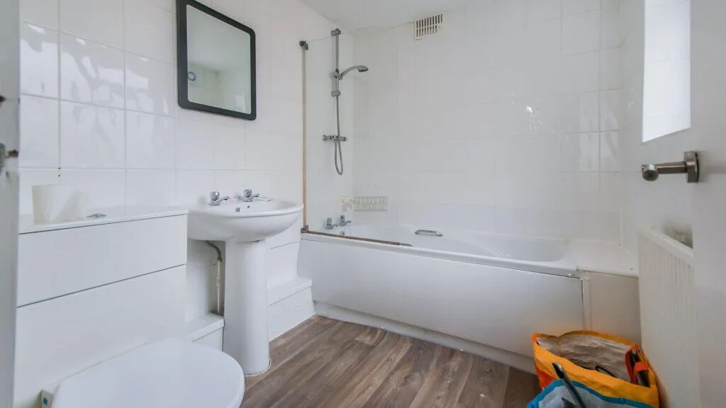 6 bedroom terraced house for rent