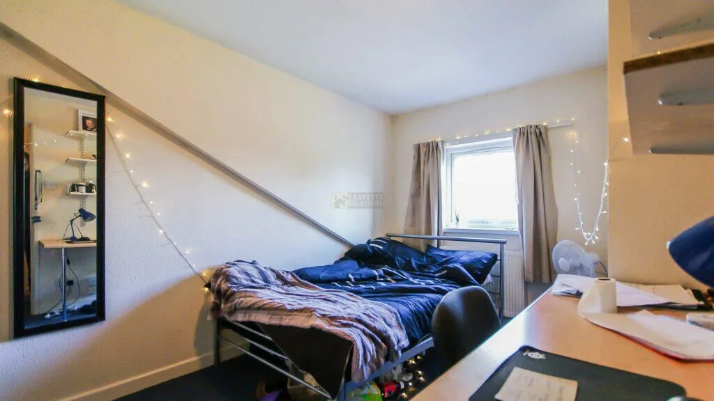 6 bedroom terraced house for rent