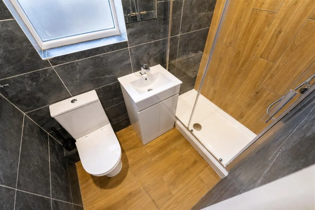 6 bedroom house for rent