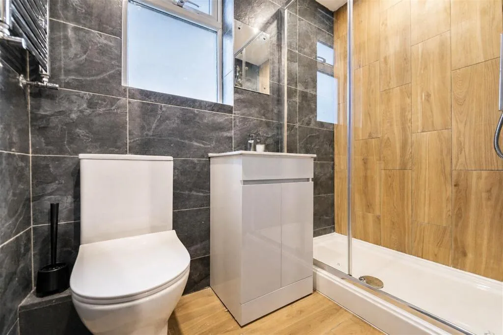6 bedroom house for rent