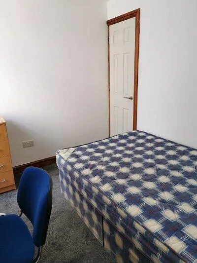 7 bedroom terraced house for rent