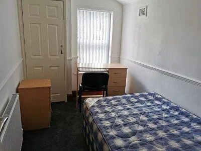 7 bedroom terraced house for rent