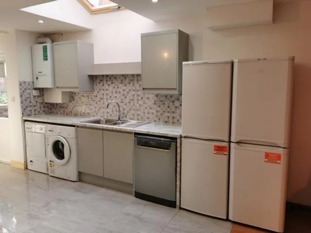 7 bedroom terraced house for rent