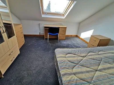 7 bedroom terraced house for rent