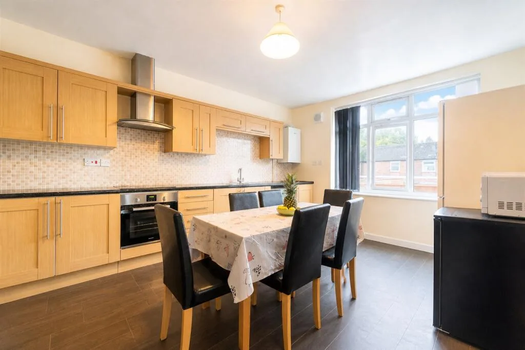 5 bedroom house for rent