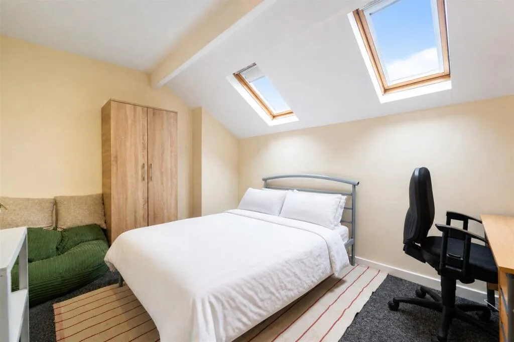 5 bedroom house for rent