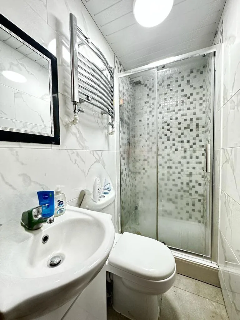 7 bedroom terraced house for rent