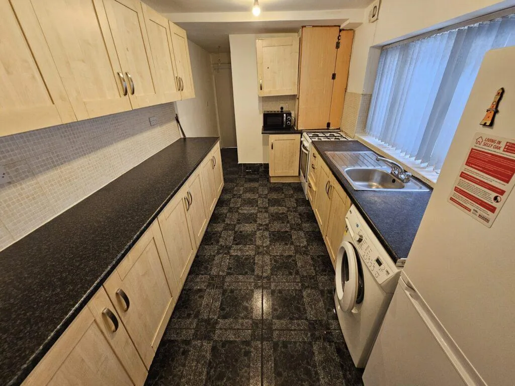 7 bedroom terraced house for rent