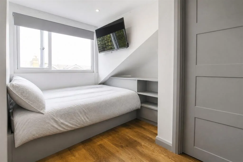 5 bedroom house for rent