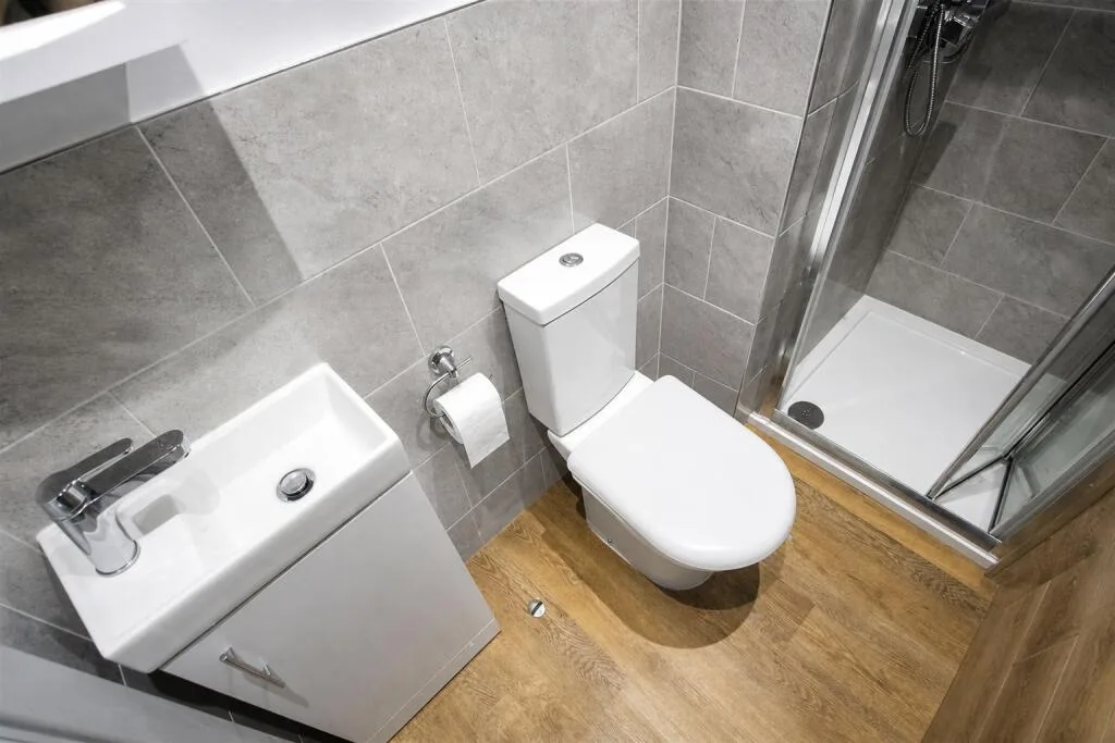 5 bedroom house for rent
