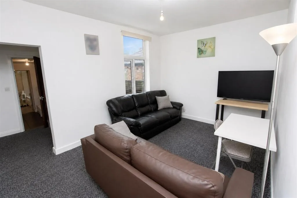5 bedroom house for rent