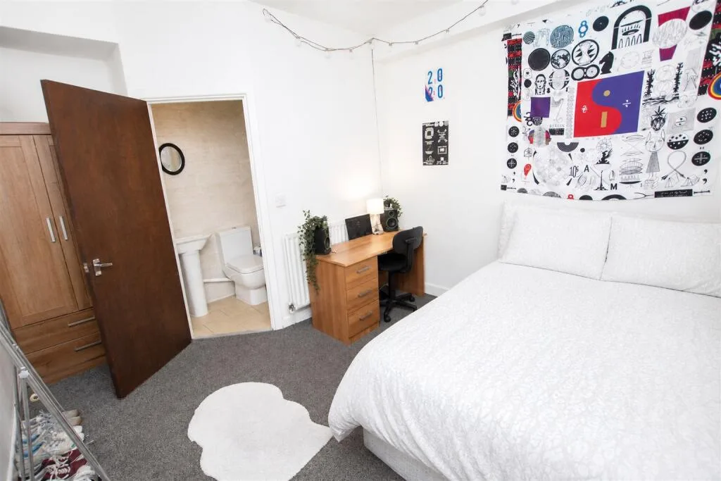 5 bedroom house for rent