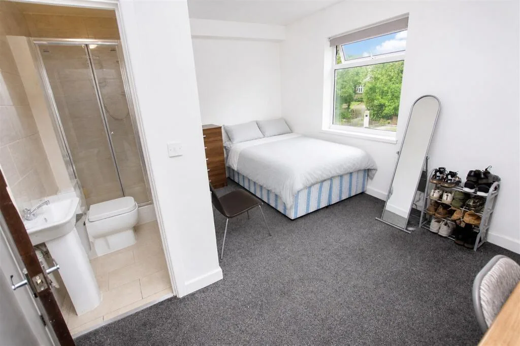 5 bedroom house for rent