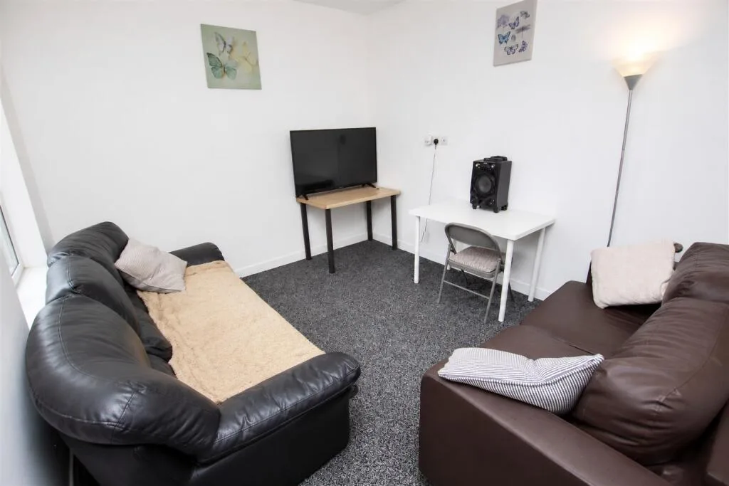 5 bedroom house for rent