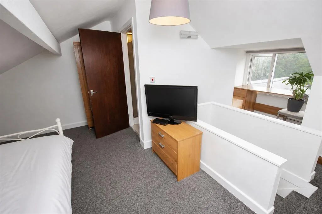 5 bedroom house for rent