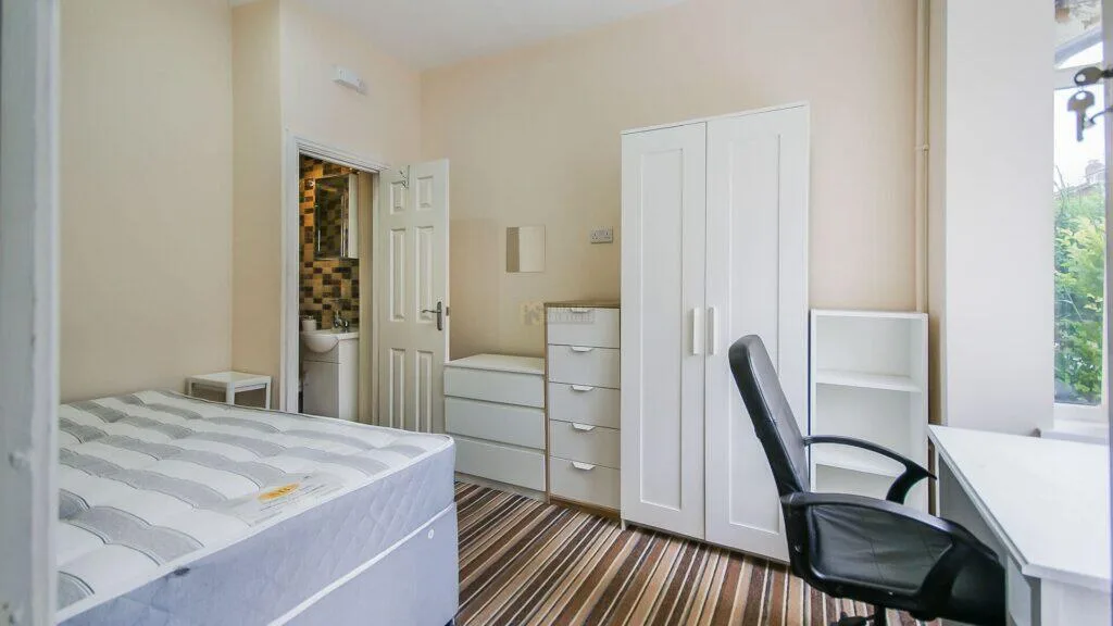 7 bedroom terraced house for rent