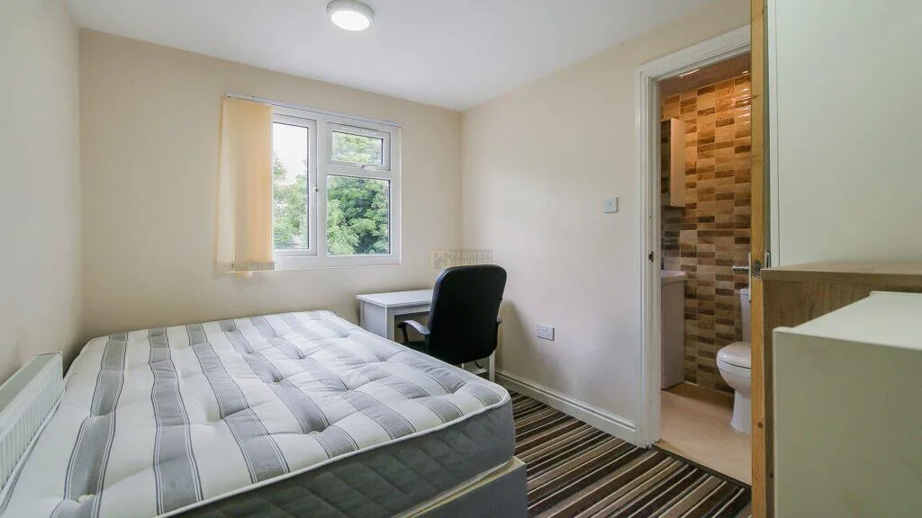 7 bedroom terraced house for rent