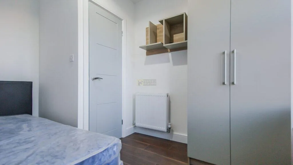 6 bedroom property for rent