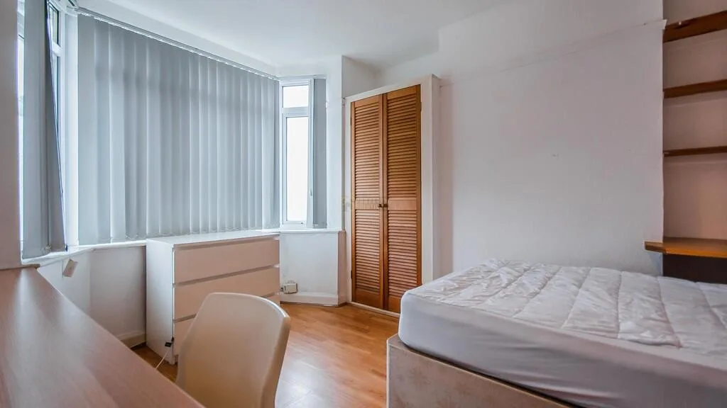 6 bedroom terraced house for rent