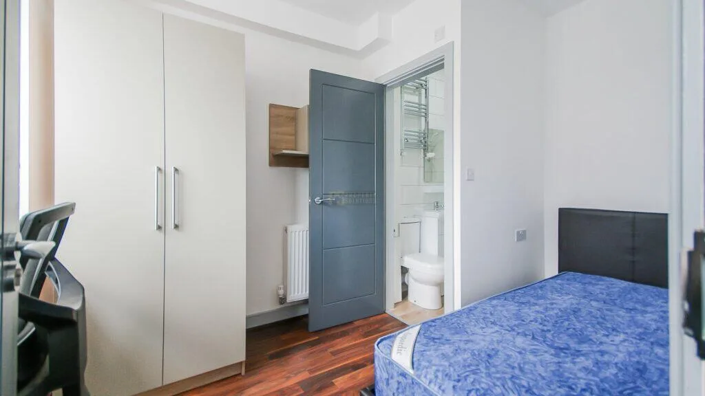 6 bedroom terraced house for rent