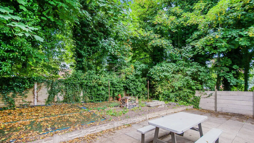 6 bedroom terraced house for rent