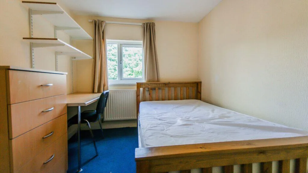 9 bedroom terraced house for rent
