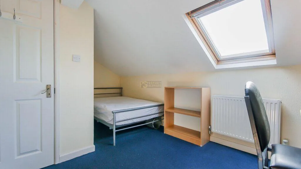 9 bedroom terraced house for rent