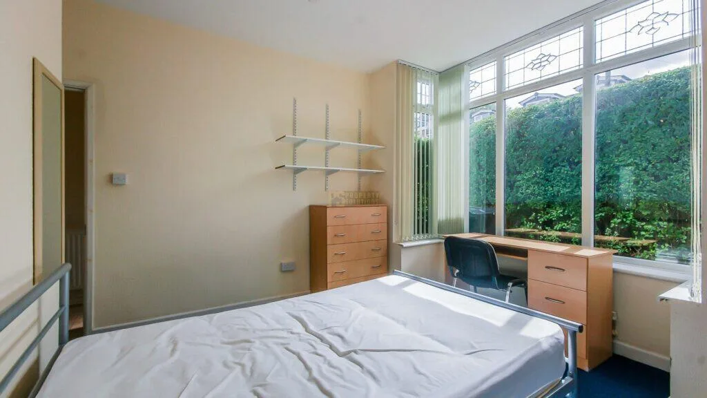 9 bedroom terraced house for rent