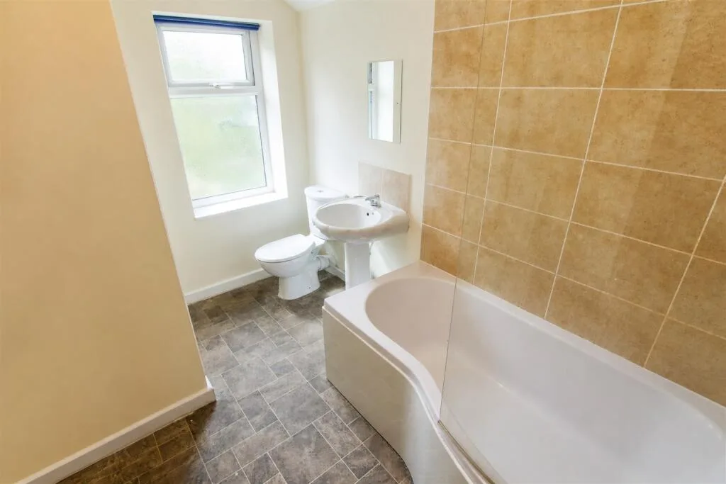 6 bedroom house for rent