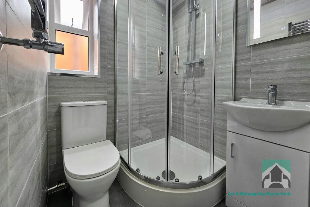 6 bedroom house for rent