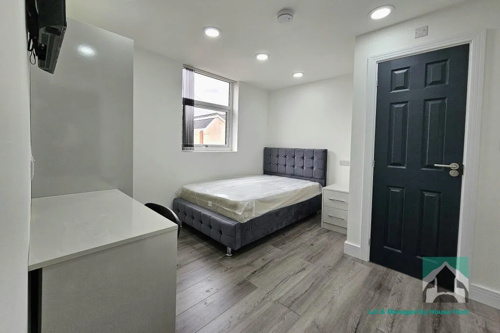 6 bedroom house for rent