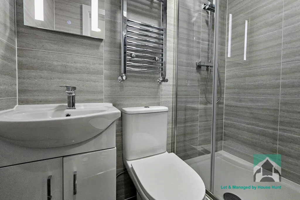 6 bedroom house for rent