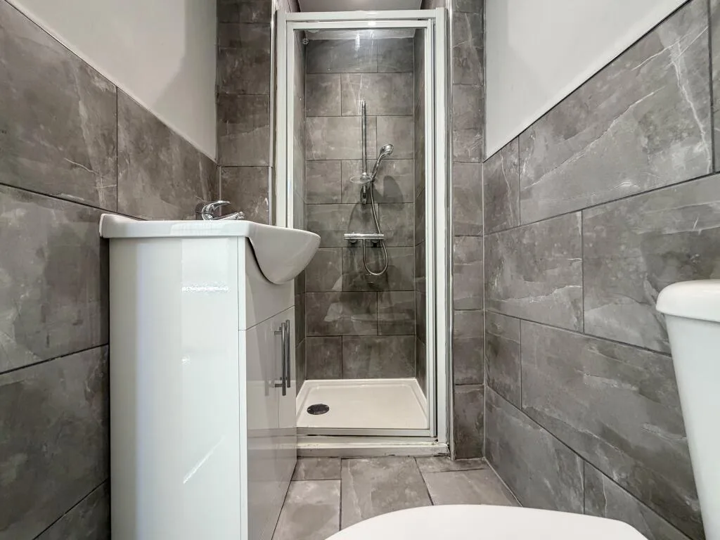 6 bedroom terraced house for rent
