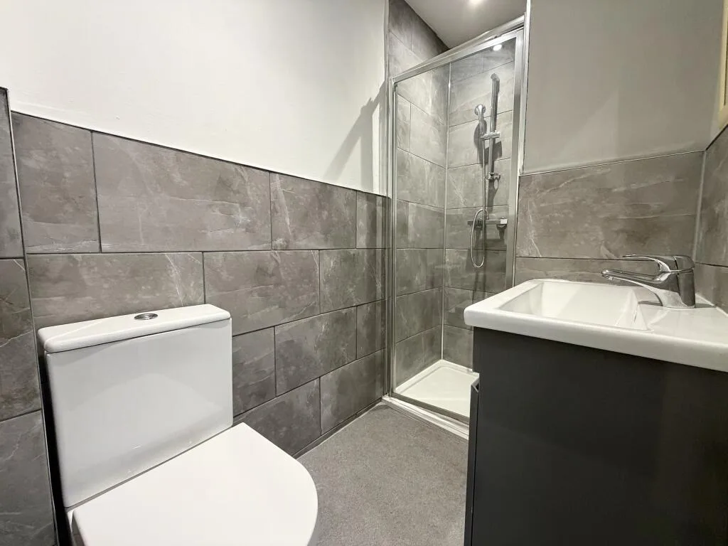 6 bedroom terraced house for rent