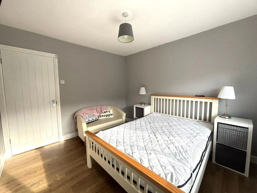 3 bedroom semi-detached house for rent