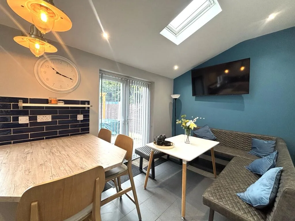3 bedroom semi-detached house for rent
