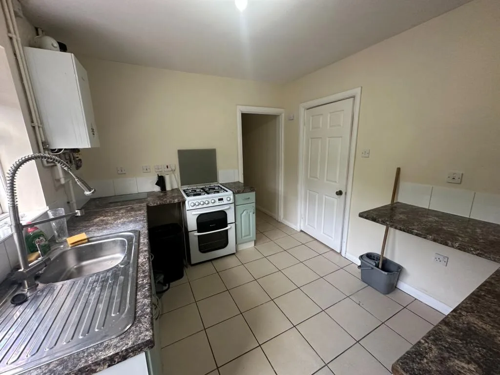3 bedroom semi-detached house for rent