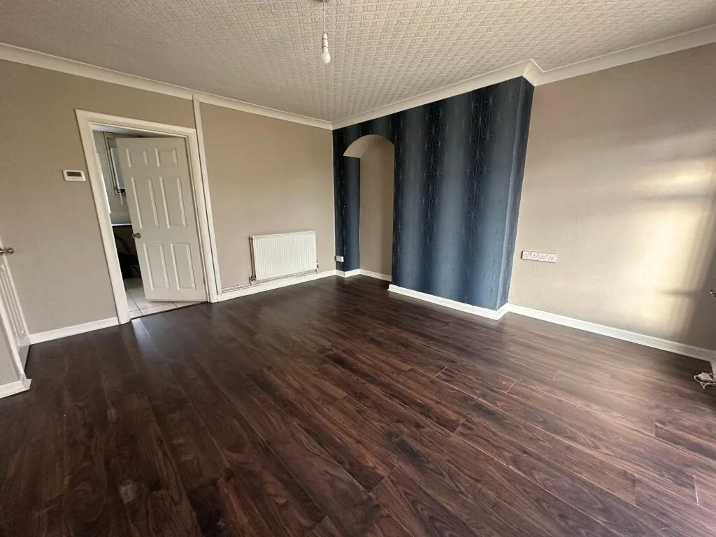 3 bedroom semi-detached house for rent