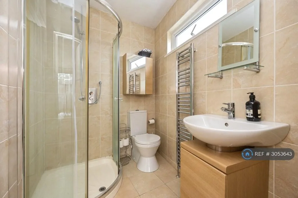 6 bedroom detached house for rent