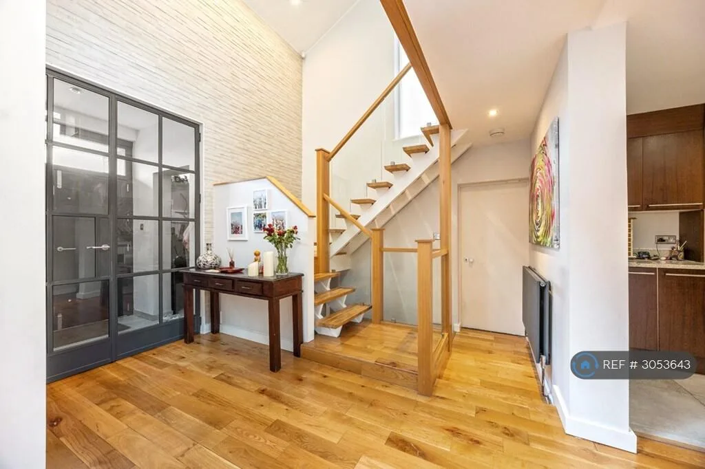 6 bedroom detached house for rent