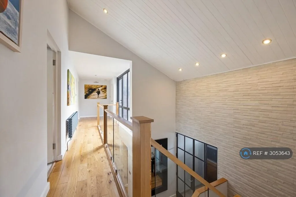 6 bedroom detached house for rent