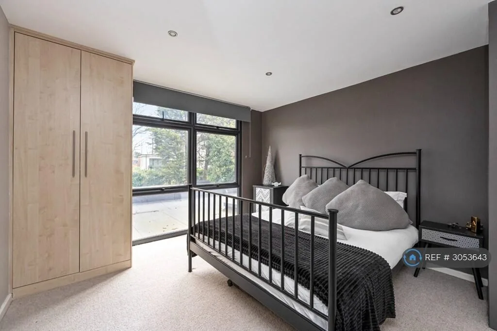 6 bedroom detached house for rent