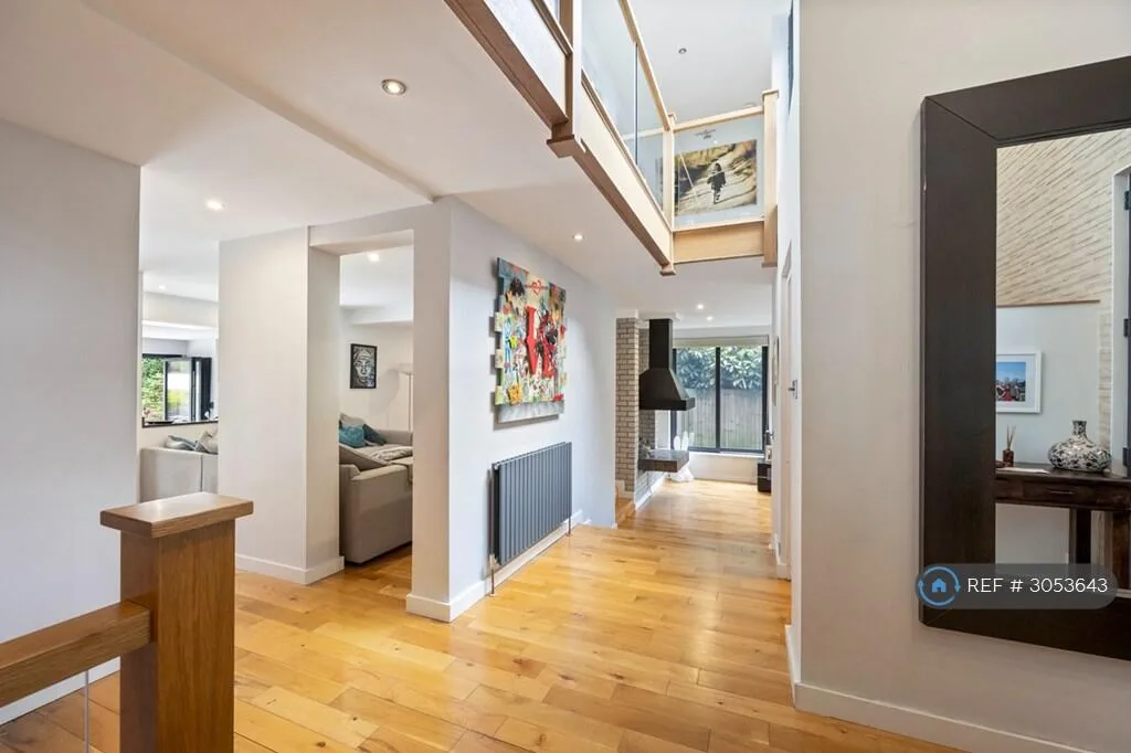 6 bedroom detached house for rent