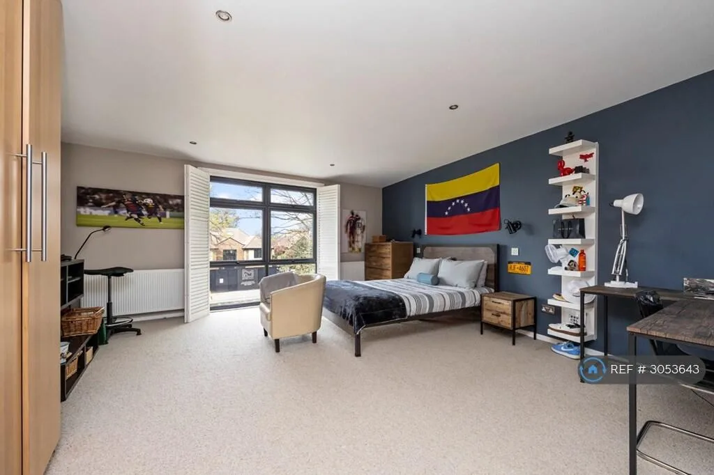 6 bedroom detached house for rent