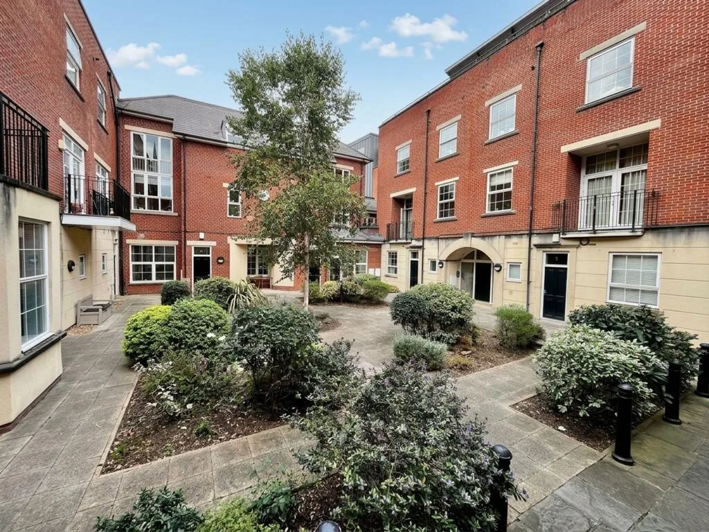 2 bedroom duplex for rent