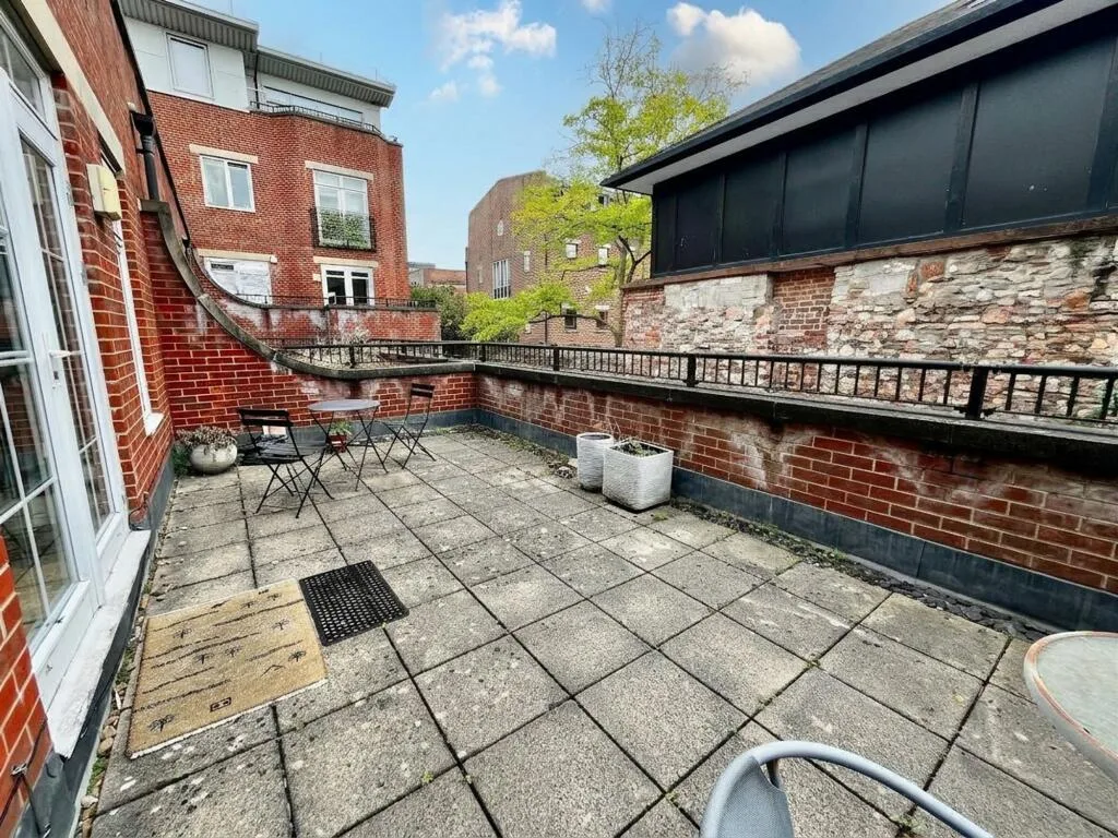 2 bedroom duplex for rent