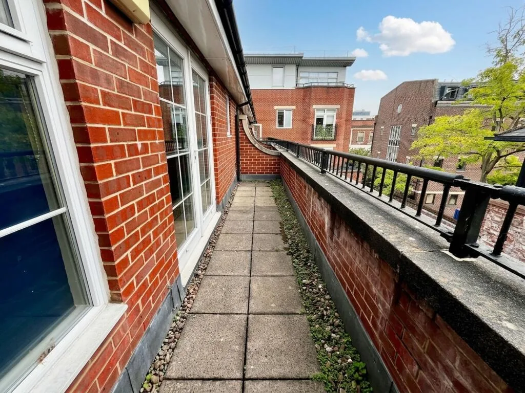 2 bedroom duplex for rent