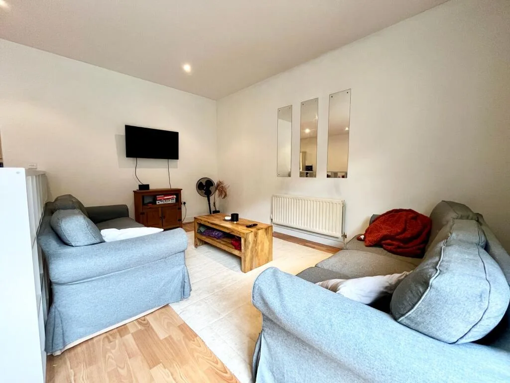 2 bedroom duplex for rent