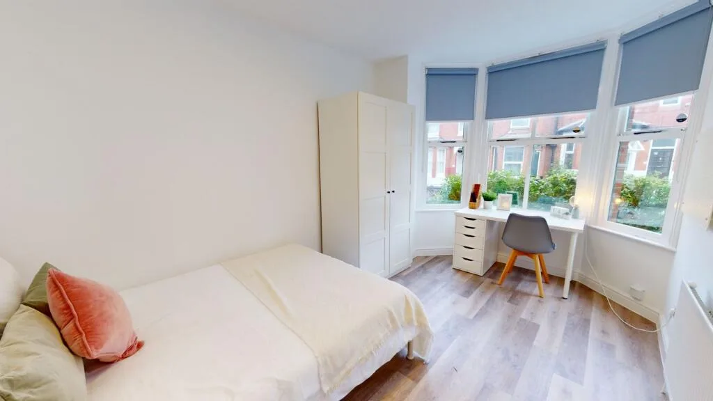 6 bedroom house for rent