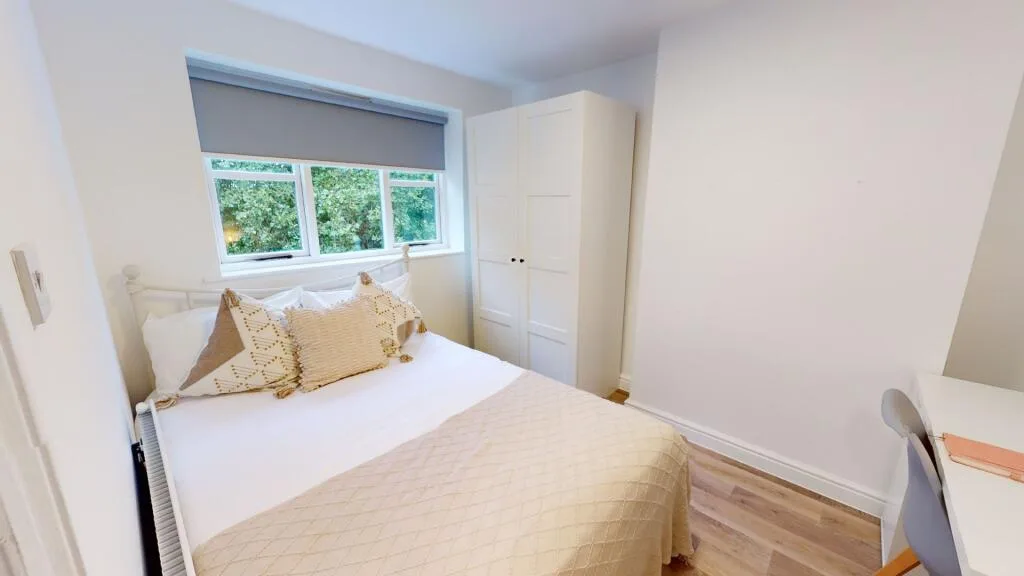 6 bedroom house for rent
